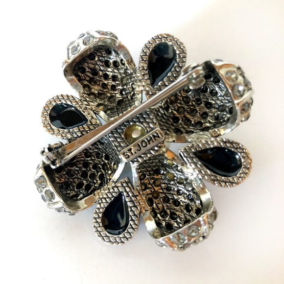ST. JOHN BROOCH - LIKE NEW - Picture 3 of 3